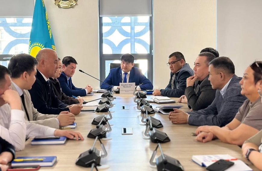 Тексеру комиссиясы мемлекеттік қызметшілеріне түсіндіру жұмыстарын жүргізді