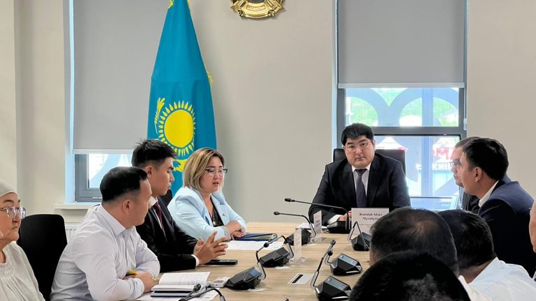 Әдеп Кодексінің талаптарын түсіндіру және мемлекеттік қызметшілердің ресми мінез құлық қағидаларын сақтау бойынша жиын өткізілді